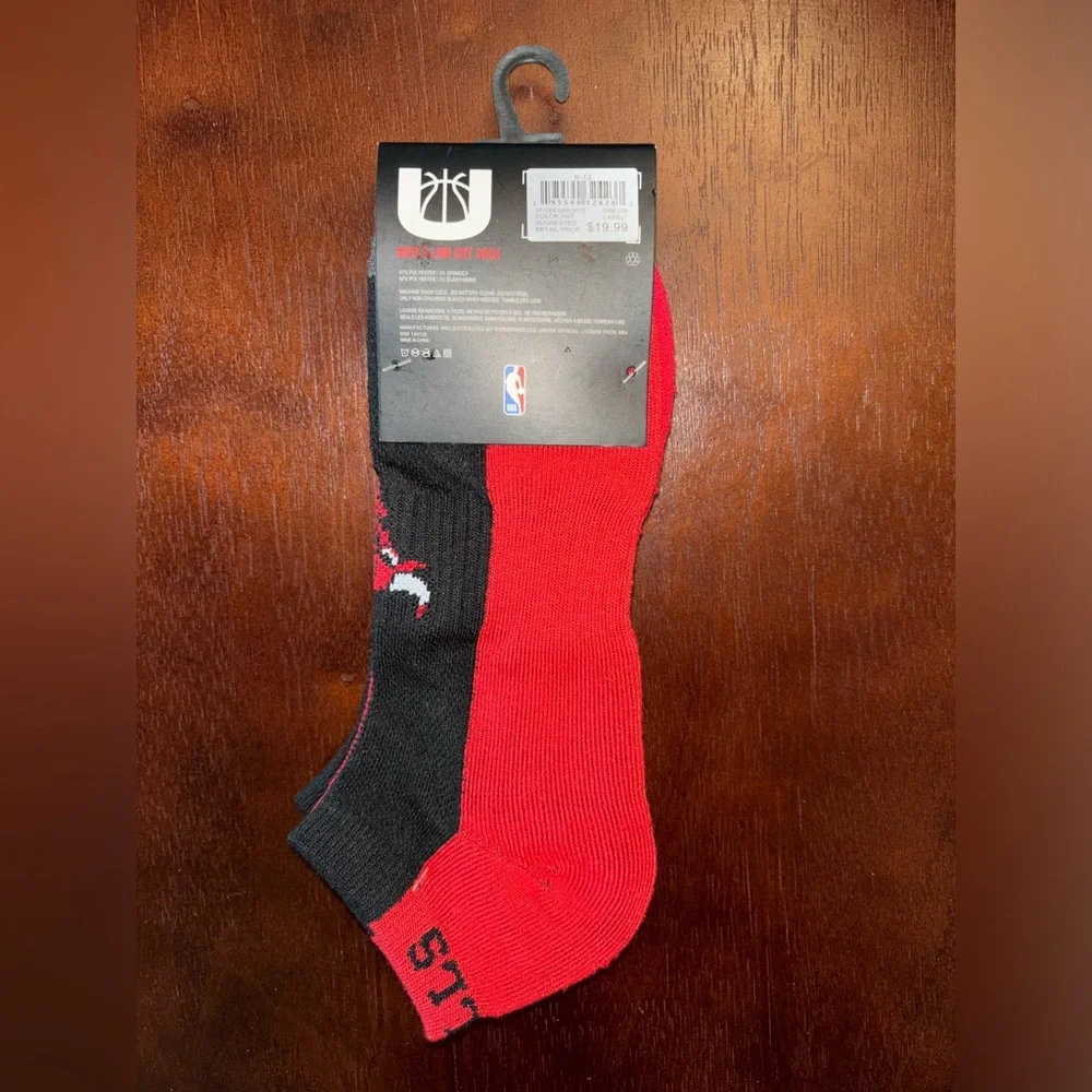 NBA Ultra Game Chicago Bulls Men’s Low Cut Socks - 3 Pair - Shoe Size 6-12